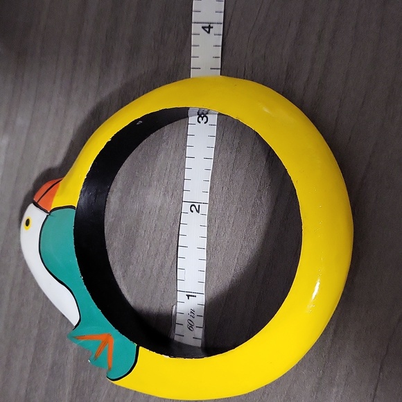 vintage kitschy colorful painted carved wood bangle bracelet parrot/toucan - Picture 6 of 7